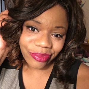 Meet your Posher, Samantha